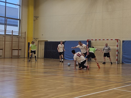 HALOWA LIGA PIŁKI NOŻNEJ