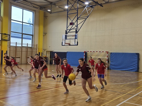 Zawody grupowe w koszykówce